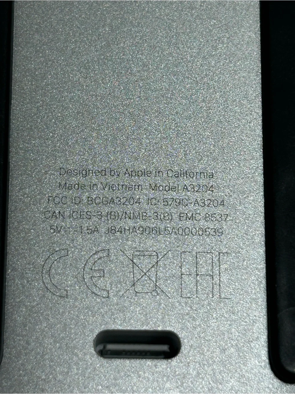 Apple White Wireless Magic Mouse - Multi-Touch Bluetooth Mouse